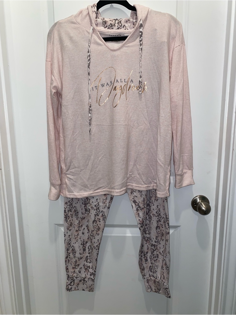 Soft Pink Girls' Leopard Print Hooded Pajama Set